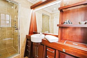 Master Bedroom En-Suite- click for photo gallery